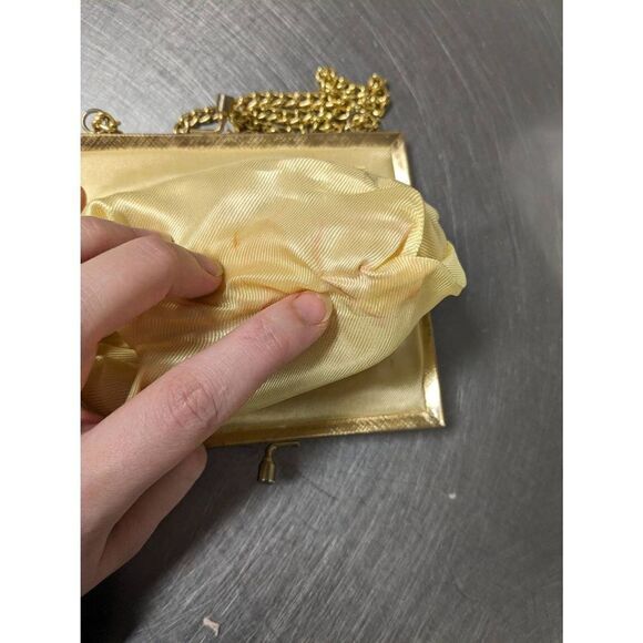 Handmade 1960 Hong Kong Gold Beaded and Gold Chain Purse - Picture 11 of 11